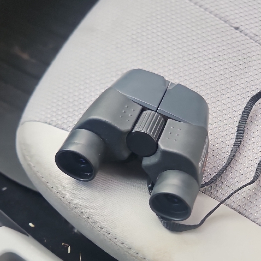 Olympus Black Binoculars with Case - Picture 7 of 7